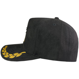 GORRA VAGO STYLE TRIANGULO DORADO GOLD LAUREL GAMUZA PLACA
