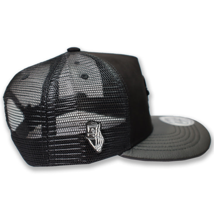 GORRA CULICHI CAPS BLACK SKULL TRUCKER