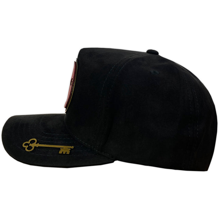 Gorra Vago Style Elegua Black/Red Under Suede Curva de Gamuza